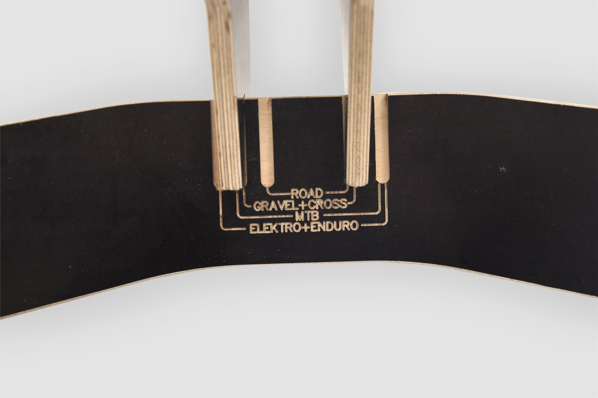 Adjustable stand for 2 bicycles