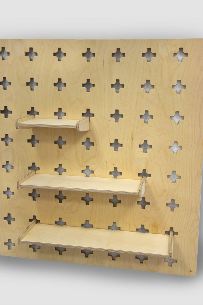 Hängande hylla för verktygsvägg