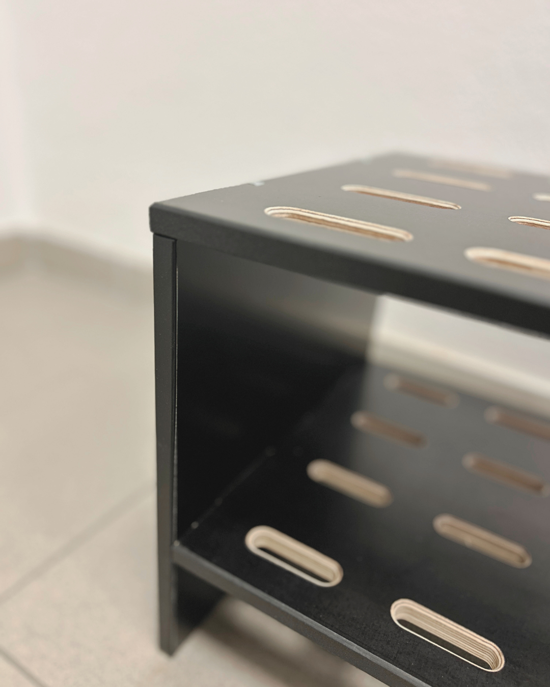 Skidställ i trä för 8 par längdskidor