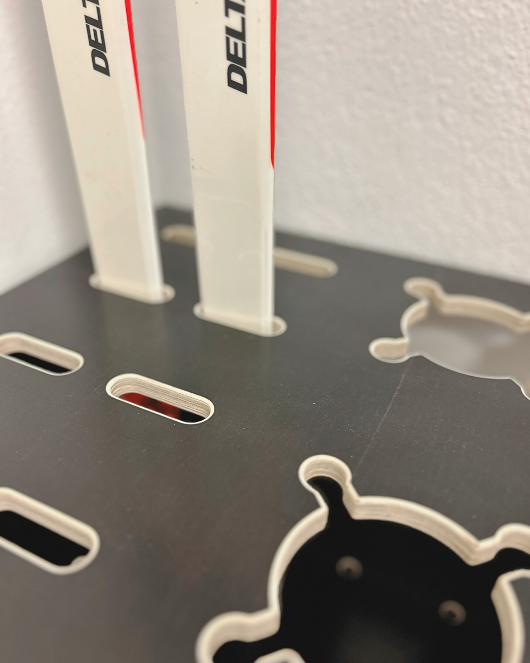 Kombinerat Skidställ i trä för alpinskidor, längdskidor och stavar