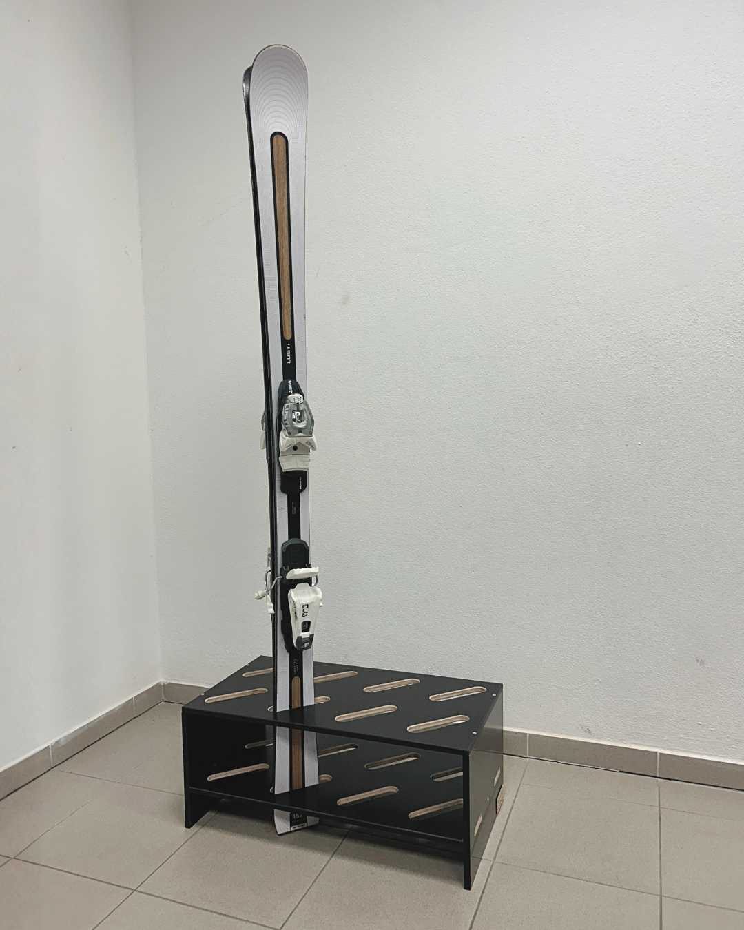 Skidställ i trä - 8 par, 61 x 33cm