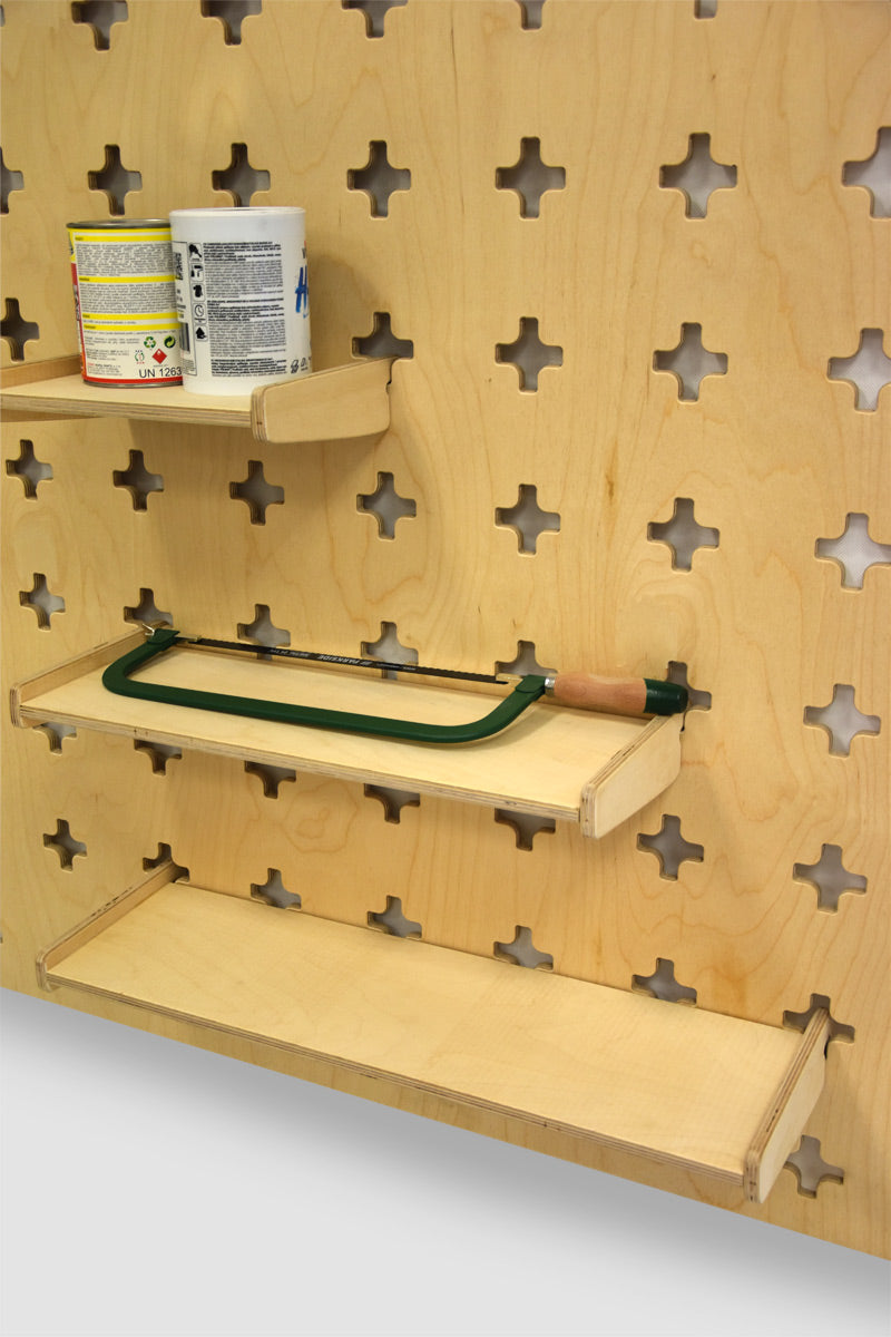 Hängande hylla för verktygsvägg