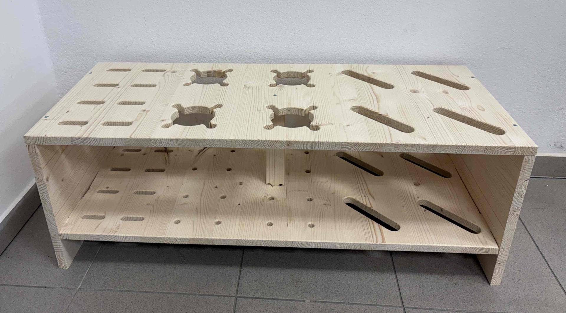 Kombinerat Skidställ i trä för alpinskidor, längdskidor och stavar - Naturfärg