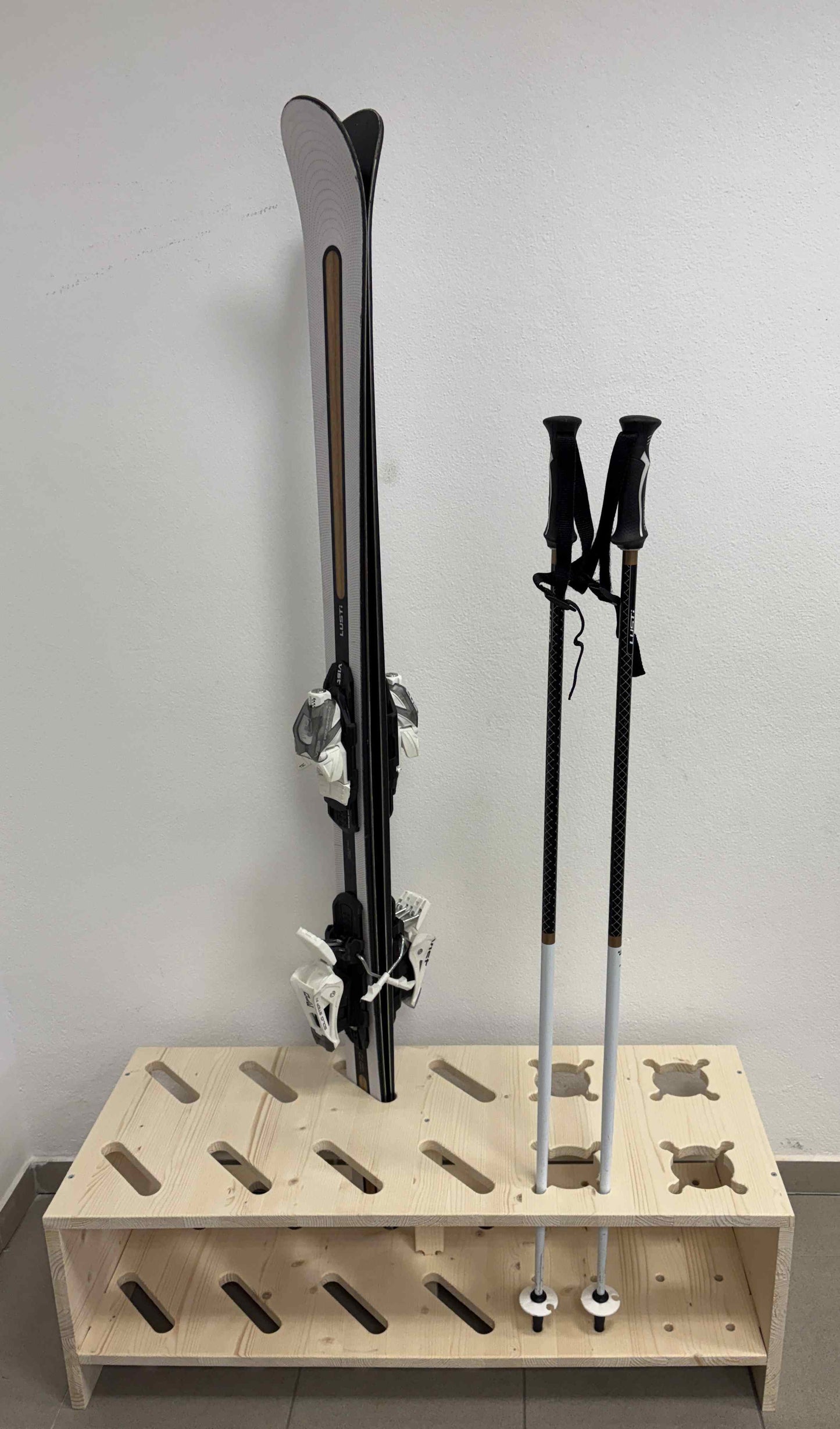 Kombinerat Skidställ i trä för skidor och stavar - Naturfärg