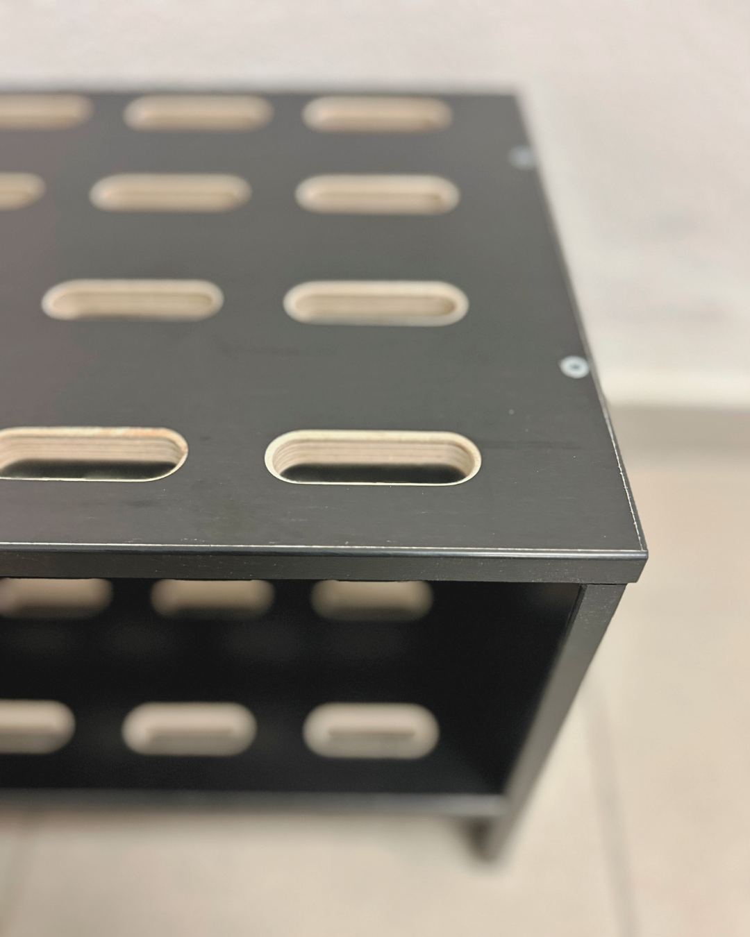 Skidställ i trä för 8 par längdskidor