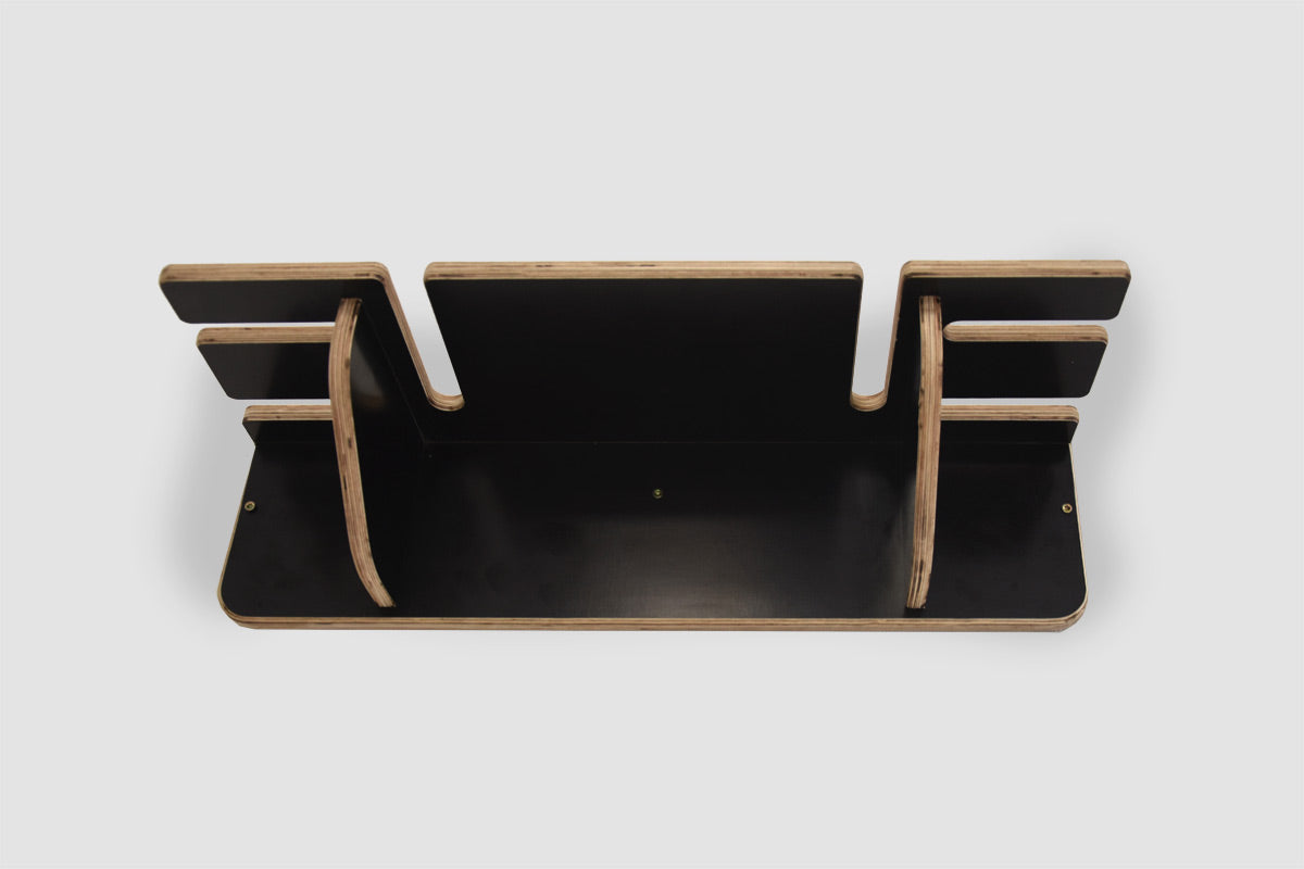 Väggfäste för 2 par skidor och stavar