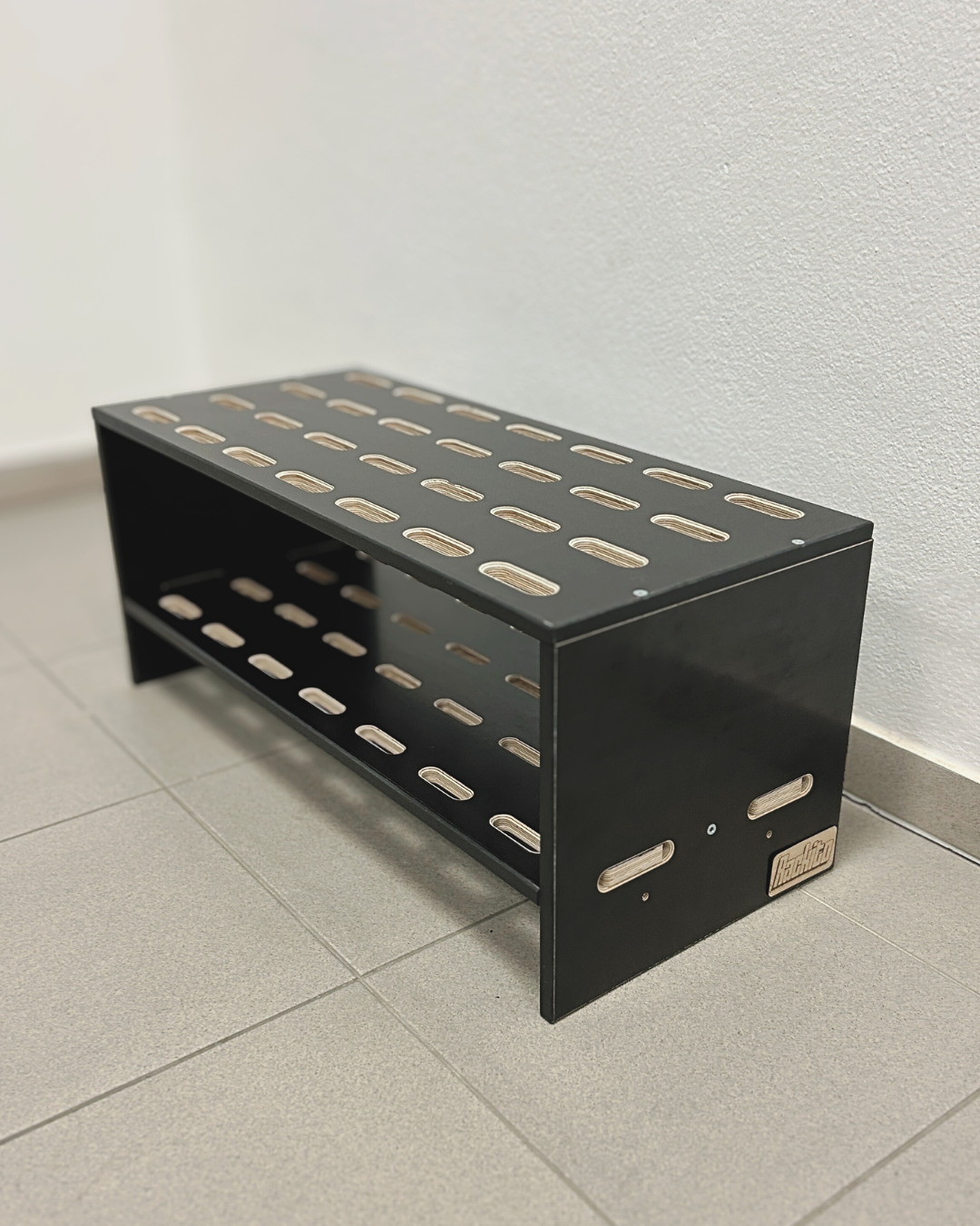 Skidställ i trä för 14 par längdskidor